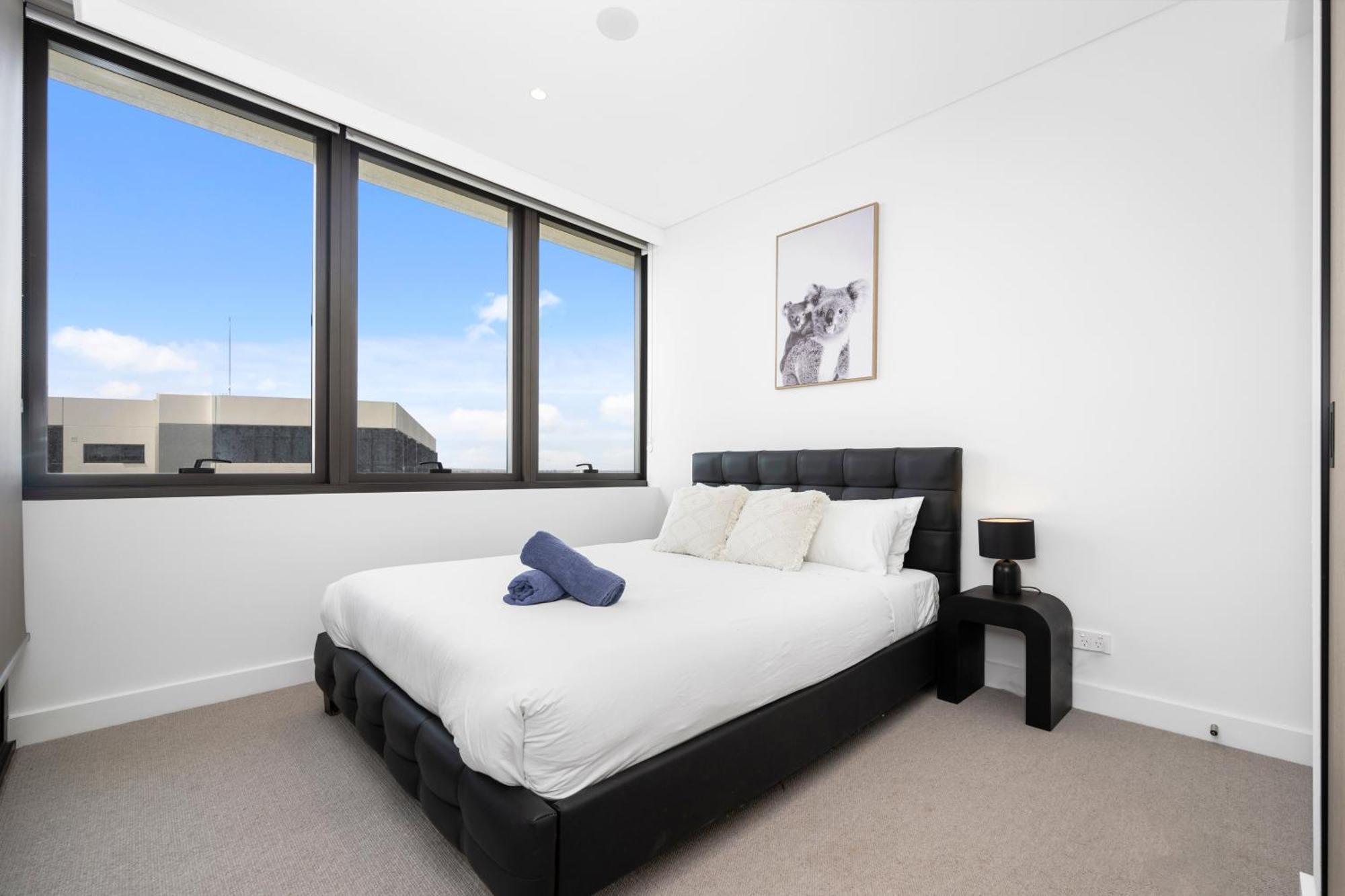Luxurious In Heart Of Rhodes Sydney