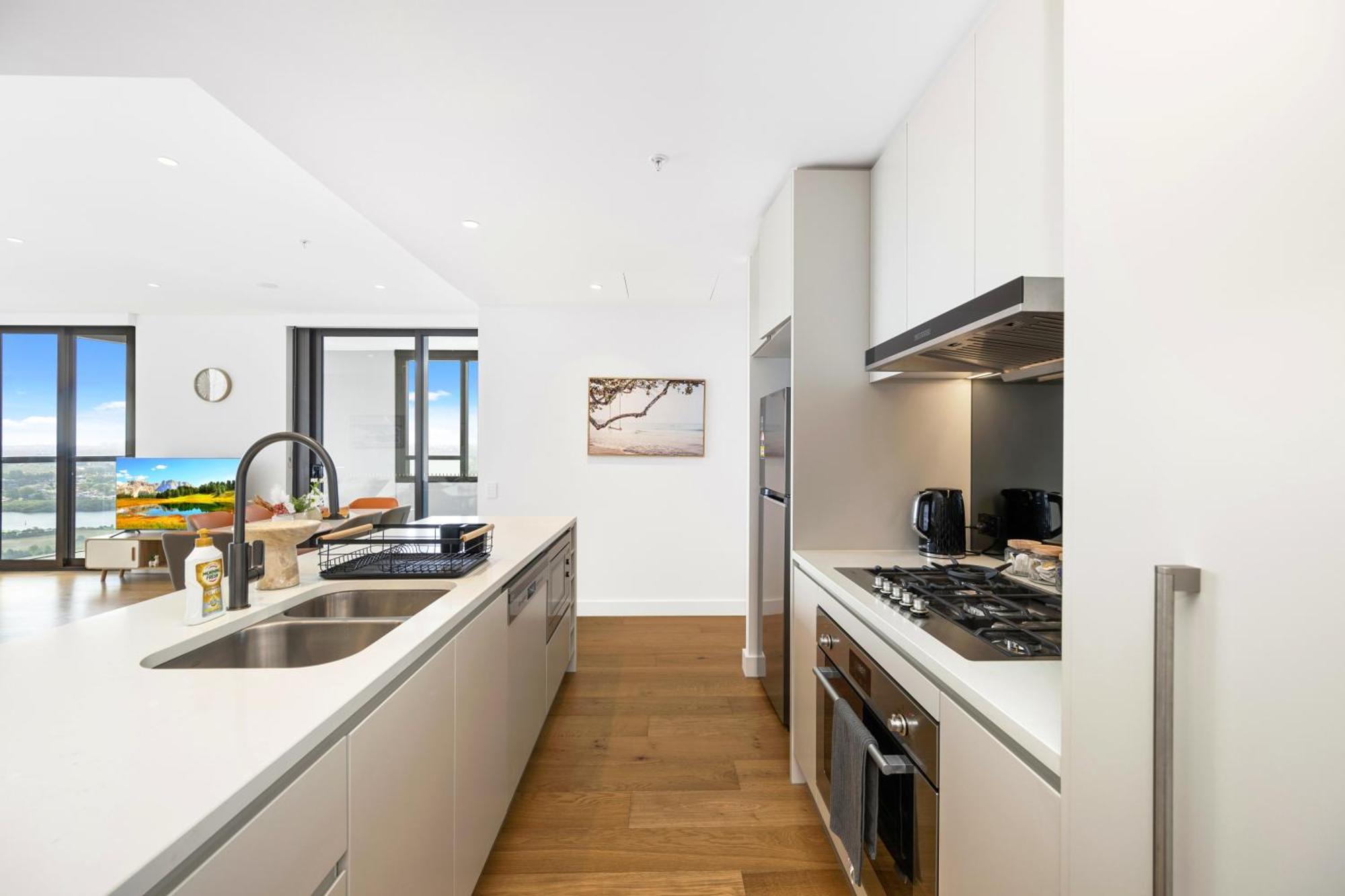 Apartment Luxurious In Heart Of Rhodes Sydney