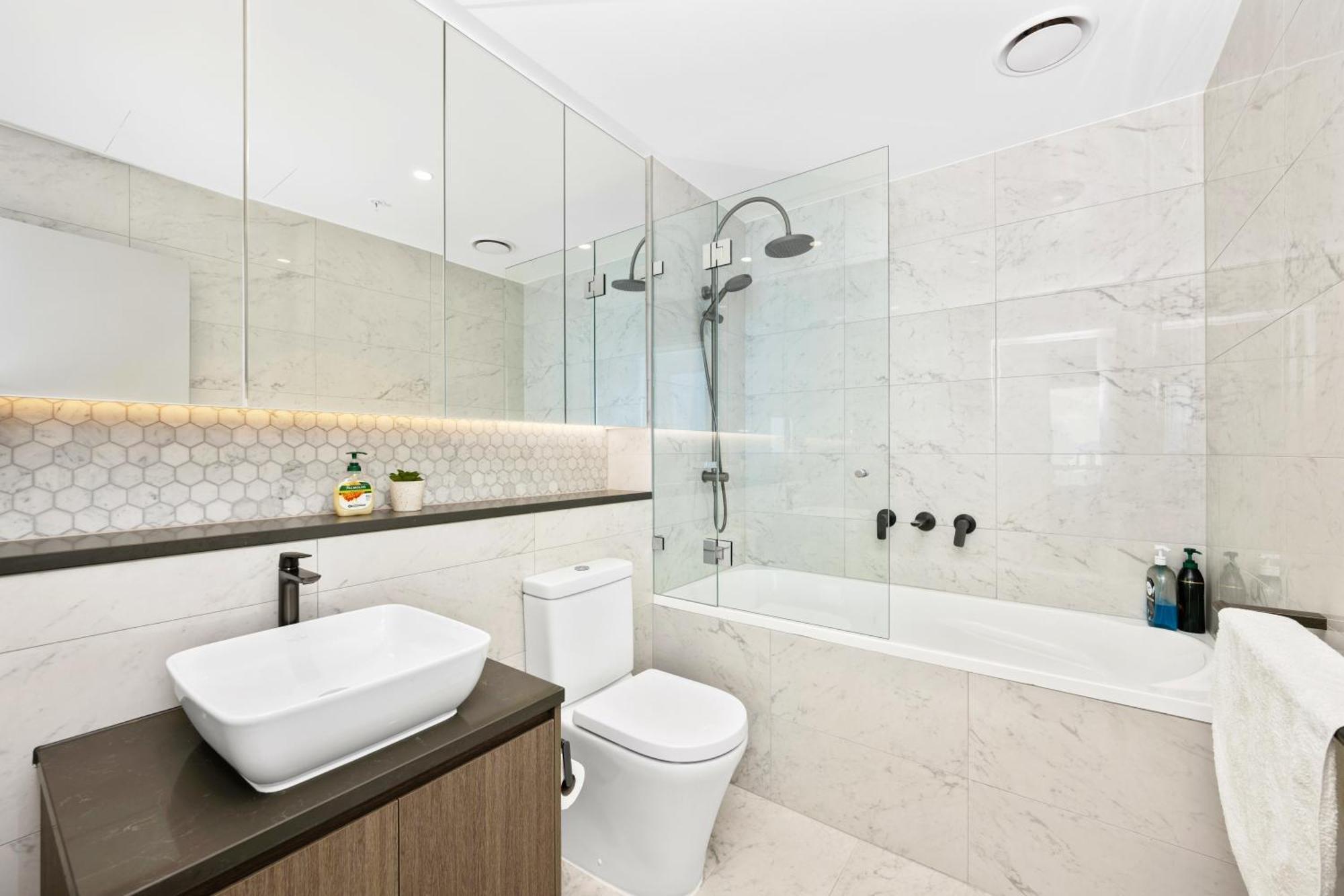 Luxurious In Heart Of Rhodes * Sydney